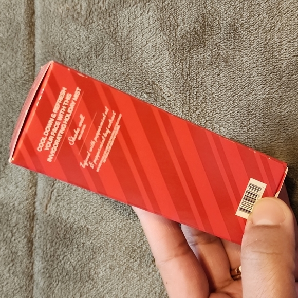 💫Jeffree Star Candy Cane Refreshing Facial Mist - Picture 2 of 5